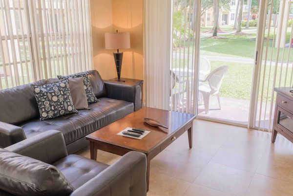 Courtside Villas living room